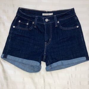 Levi’s mid length, women’s shorts, sz26, dark indigo wash